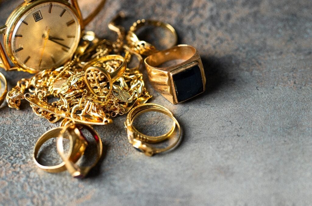 Alter und kaputter gold-Schmuck