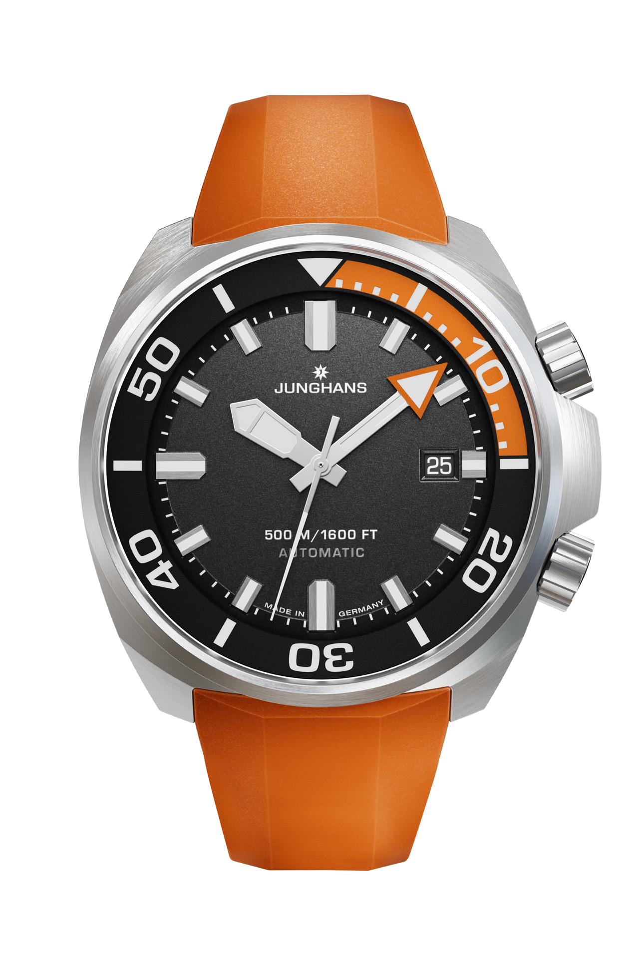Eine Junghans Taucheruhr mit orangefarbenem Armband und silbernem Gehäuse