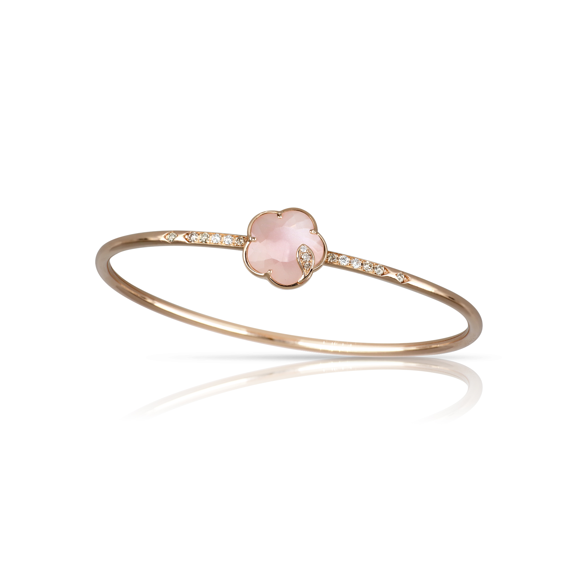 Roséfarbenes Armband mit Blumenanhänger aus rosa Stein und kleinen glitzernden Steinen
